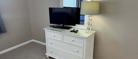 2 bedrooms, WiFi (free), bed sheets