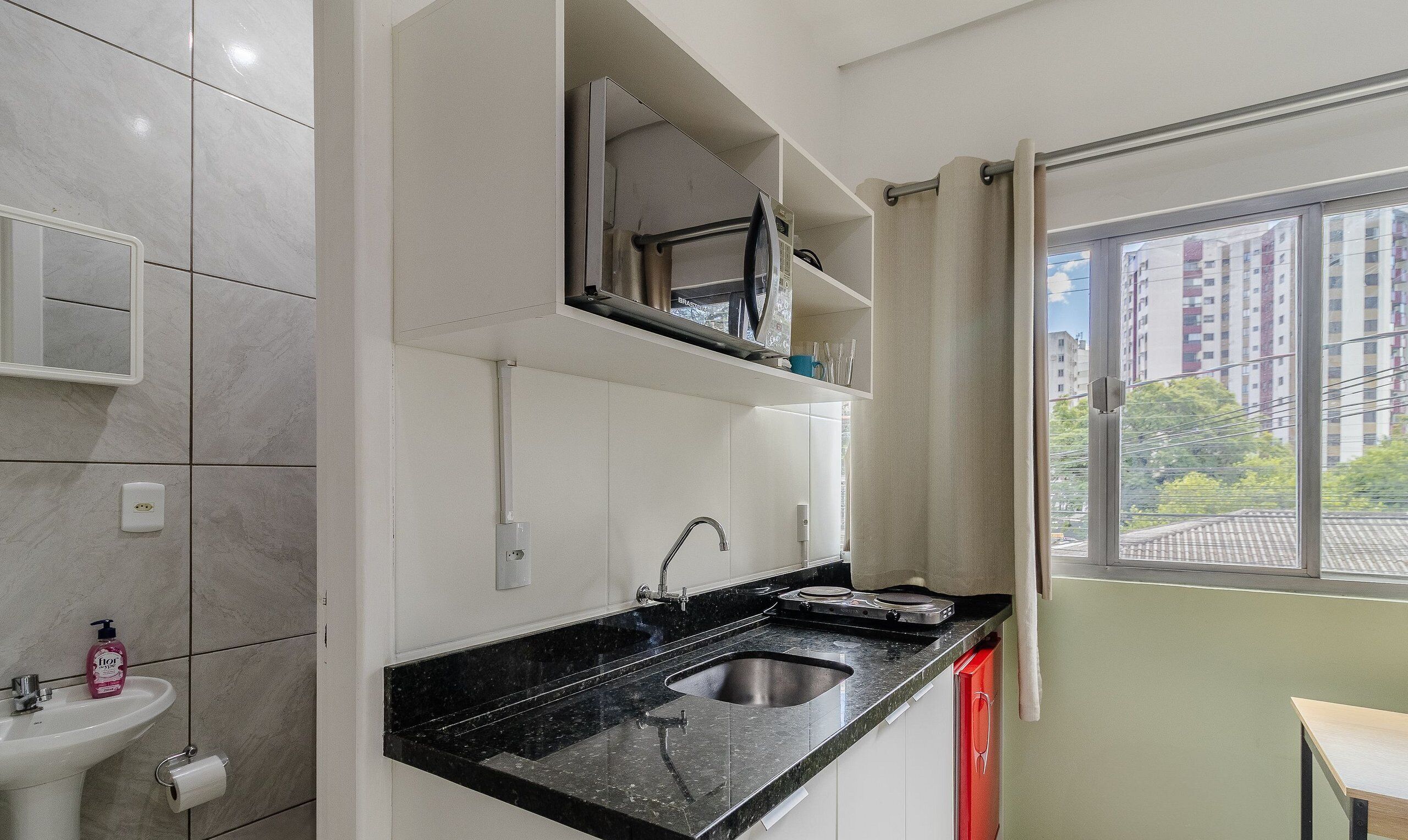 Basic Apartment | Bathroom