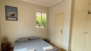 Desk, iron/ironing board, WiFi (free), bed sheets