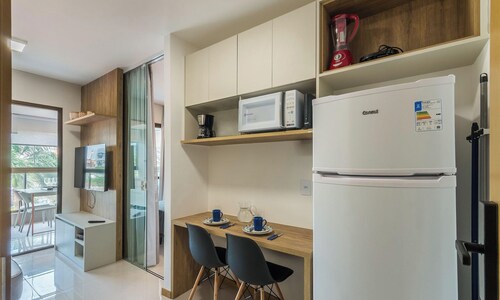 Apt w/ Balcony 290 m From the Beach Hoa0308