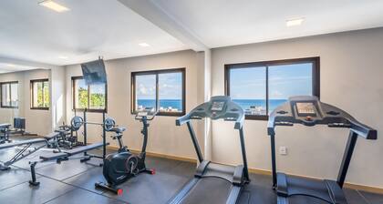 Apt w/ Balcony 290 m From the Beach Hoa0308