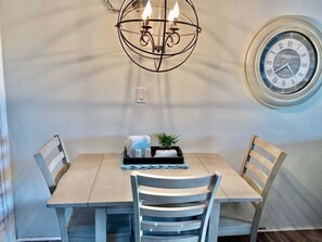 Dining - SR-04 Beach Front Beauty (Siesta Key)