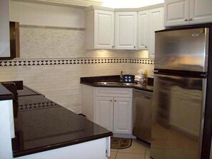 Private kitchen - SR-10 Gulf Front 1bed/1bath (Siesta Key)