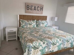 Room - SR-10 Gulf Front 1bed/1bath (Siesta Key)