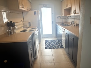 Coffee/tea maker, fridge, microwave, oven - SR-11 Bright Gulf Front 1/1 (Siesta Key)