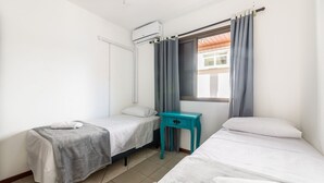 Basic Apartment - Beautiful Apartment Right on the Sand Ilh0107 (Florianópolis)