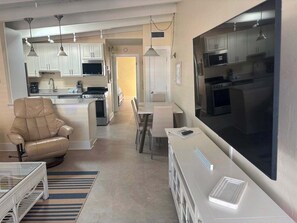 Interior - SR-36 -Cozy 1BR Siesta Key condo with king bed and sleep sofa. (Siesta Key)