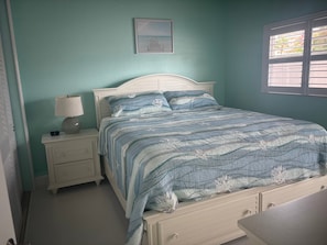 1 bedroom, iron/ironing board, free WiFi, bed sheets - Cozy 1BR Siesta Key condo with king bed and sleeper sofa. (Siesta Key)