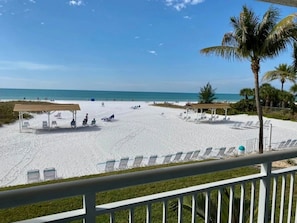 Beach - Cozy 1BR Siesta Key apartment with courtyard view (Siesta Key)