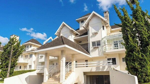Exterior - Apt in Condo w/ BBQ in Capivari Lvr0017 (Campos do Jordão)