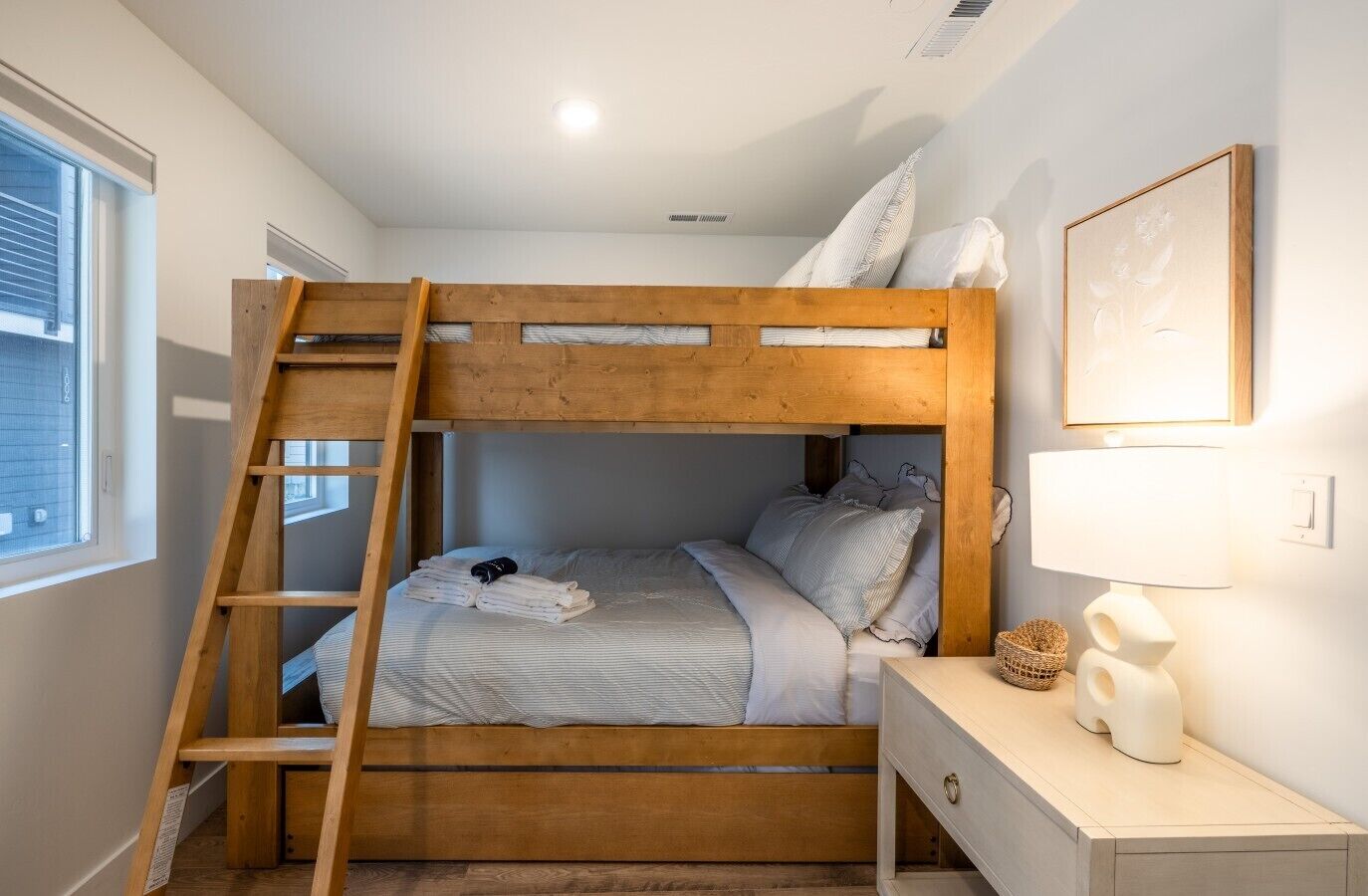 3 bedrooms, desk, iron/ironing board, WiFi