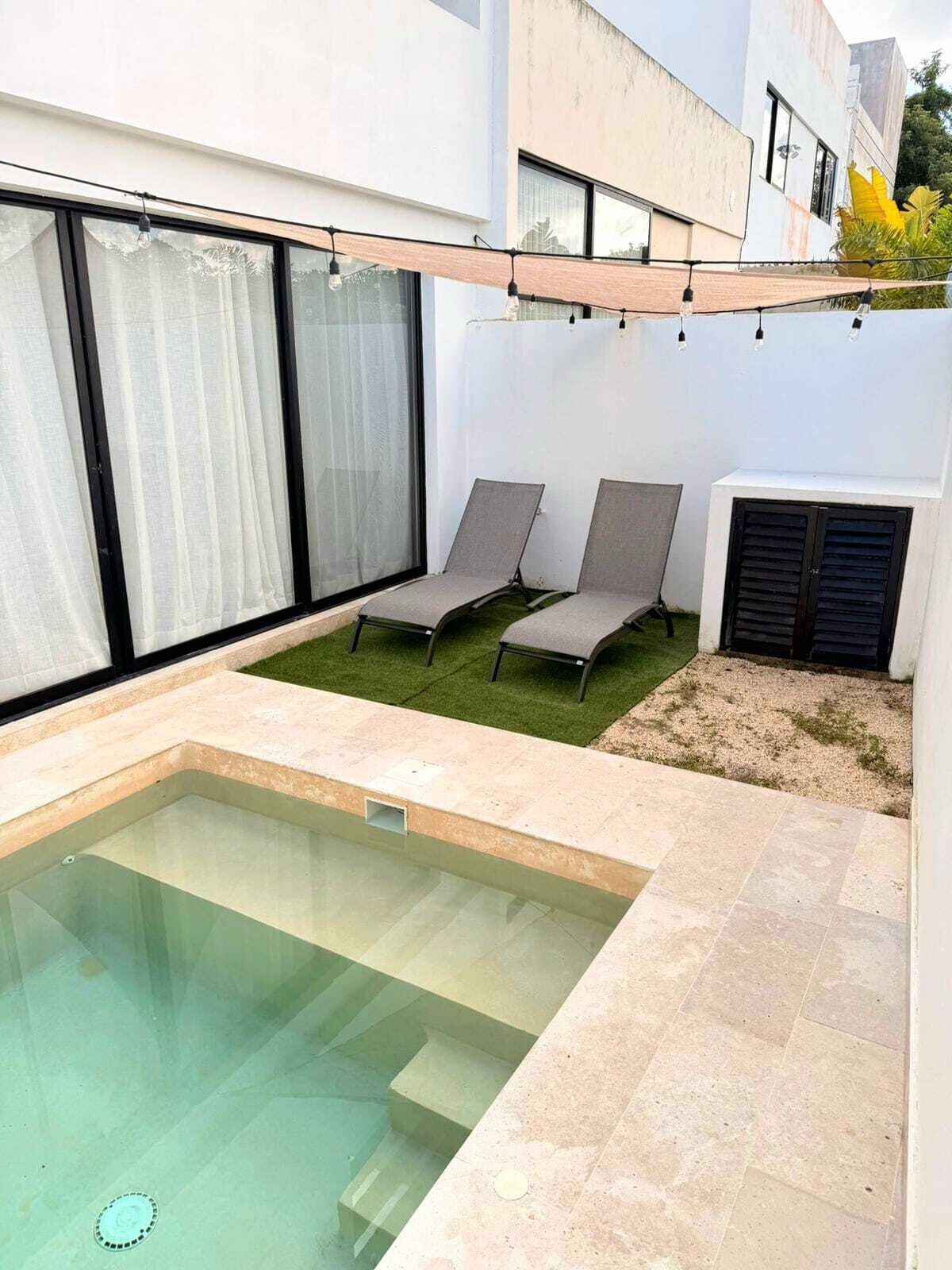 室外游泳池