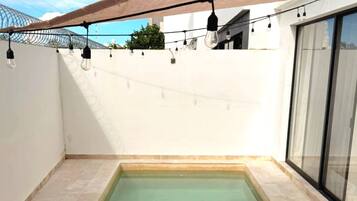 Comfort Condo, Pool View | Terrace/patio