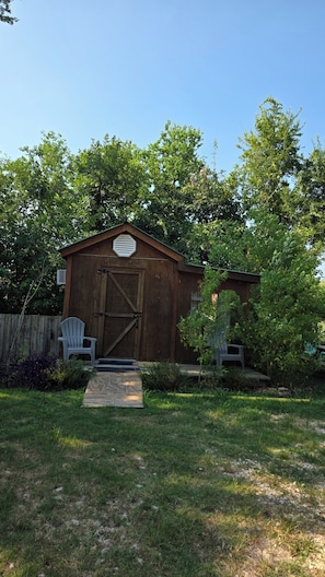 Exterior - Tiny House 1 Bed 1 Bath in Baytown. 5 mins away from new shopping development (Baytown)