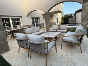 Outdoor dining - Vrbo Property (Torrelavit)