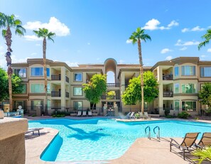 Unclassified image, 5 of 40, button - Luxury Tempe Escape | Near Town Lake & Mill Ave (Tempe)