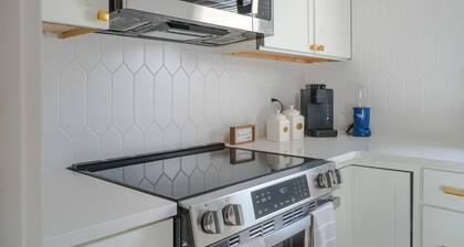Modern Retreat Near Park Circle & Downtown