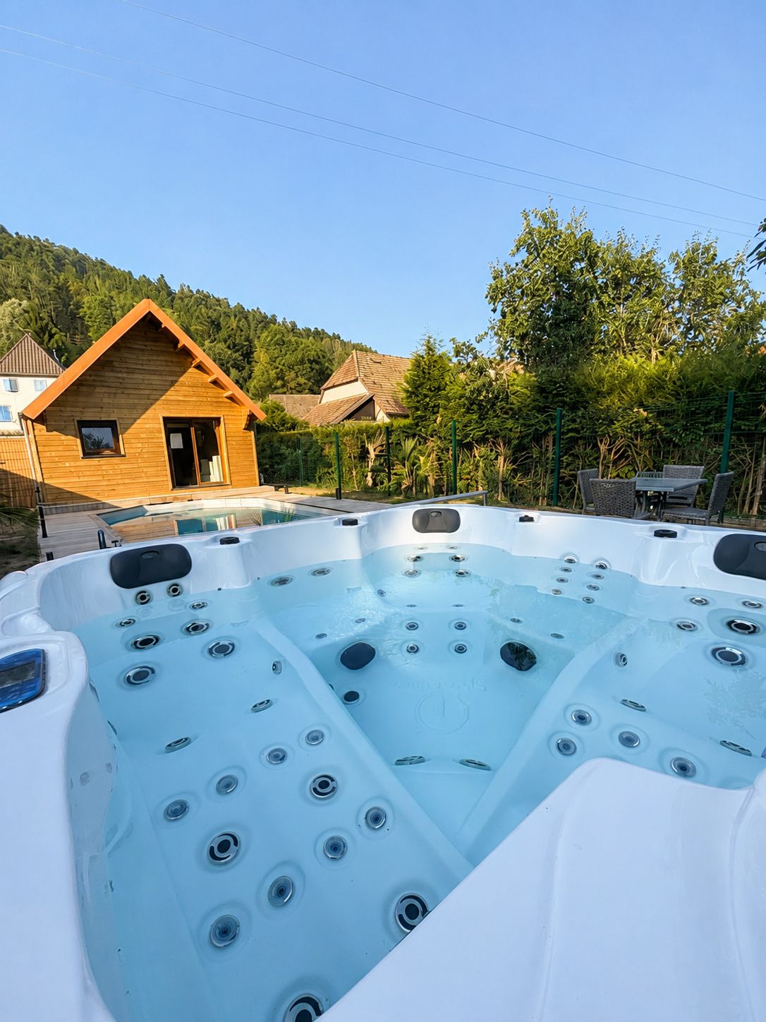 Bañera de hidromasaje exterior