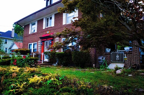Spacious 3-bedroom house in peaceful Dayton with AC, close to downtown Dayton