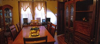 Spacious 3-bedroom house, close to downtown Dayton, UD, AFB, & Hospitals