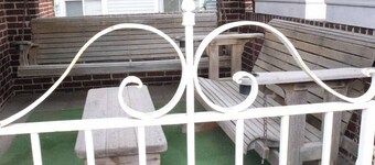 Spacious 4-bedroom house, close to downtown Dayton, UD, AFB, & Hospitals