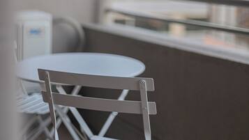 Apartment, Balkon, Stadtblick | Speisen im Freien