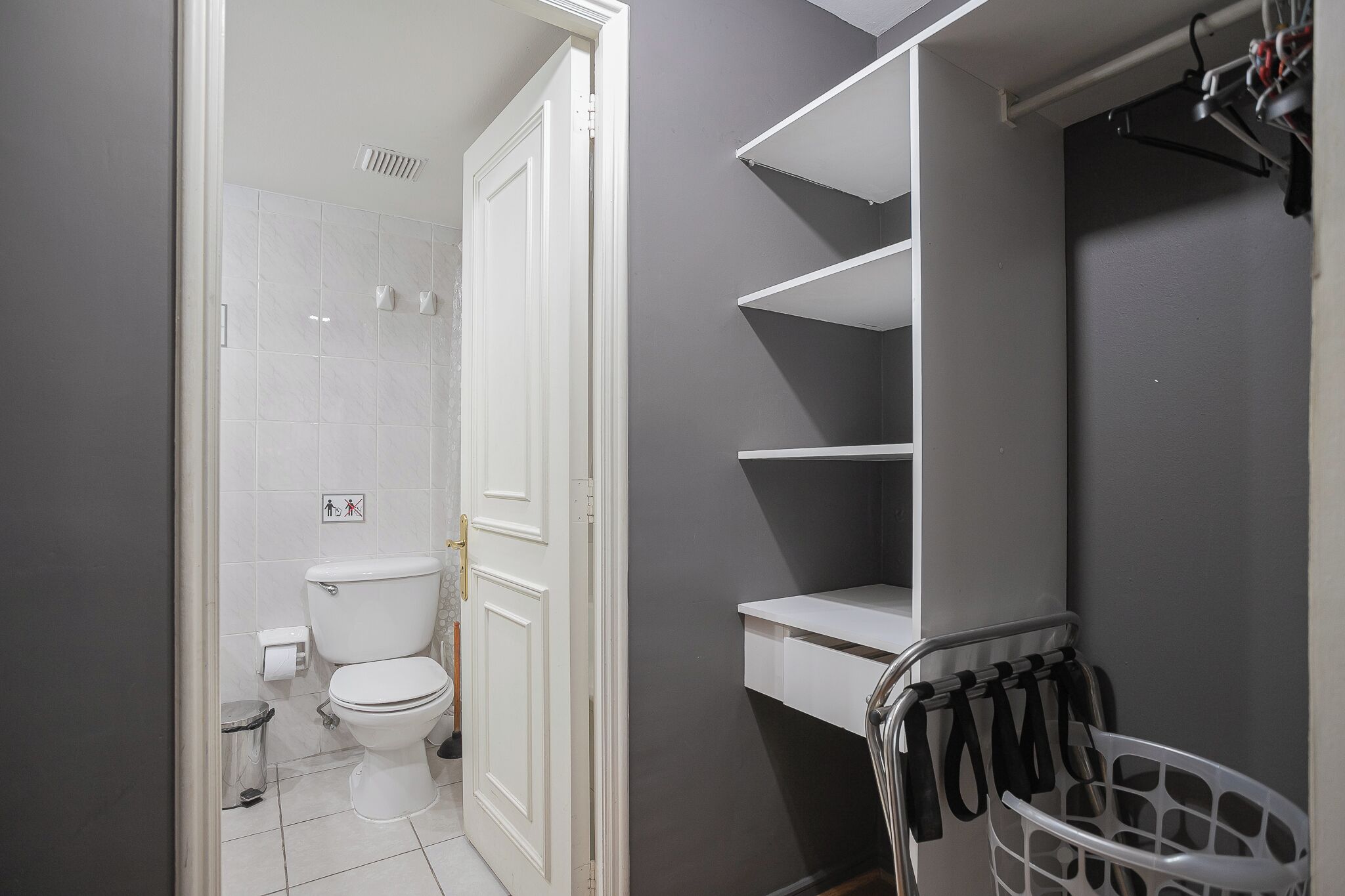 Apartment, Balkon, Stadtblick | Badezimmer | Dusche, kostenlose Toilettenartikel, Haartrockner, Handtücher