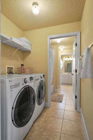Interior - Spacious Luxury Home | Beach Access | Resort Living- Sleeps 10 (New Smyrna Beach)