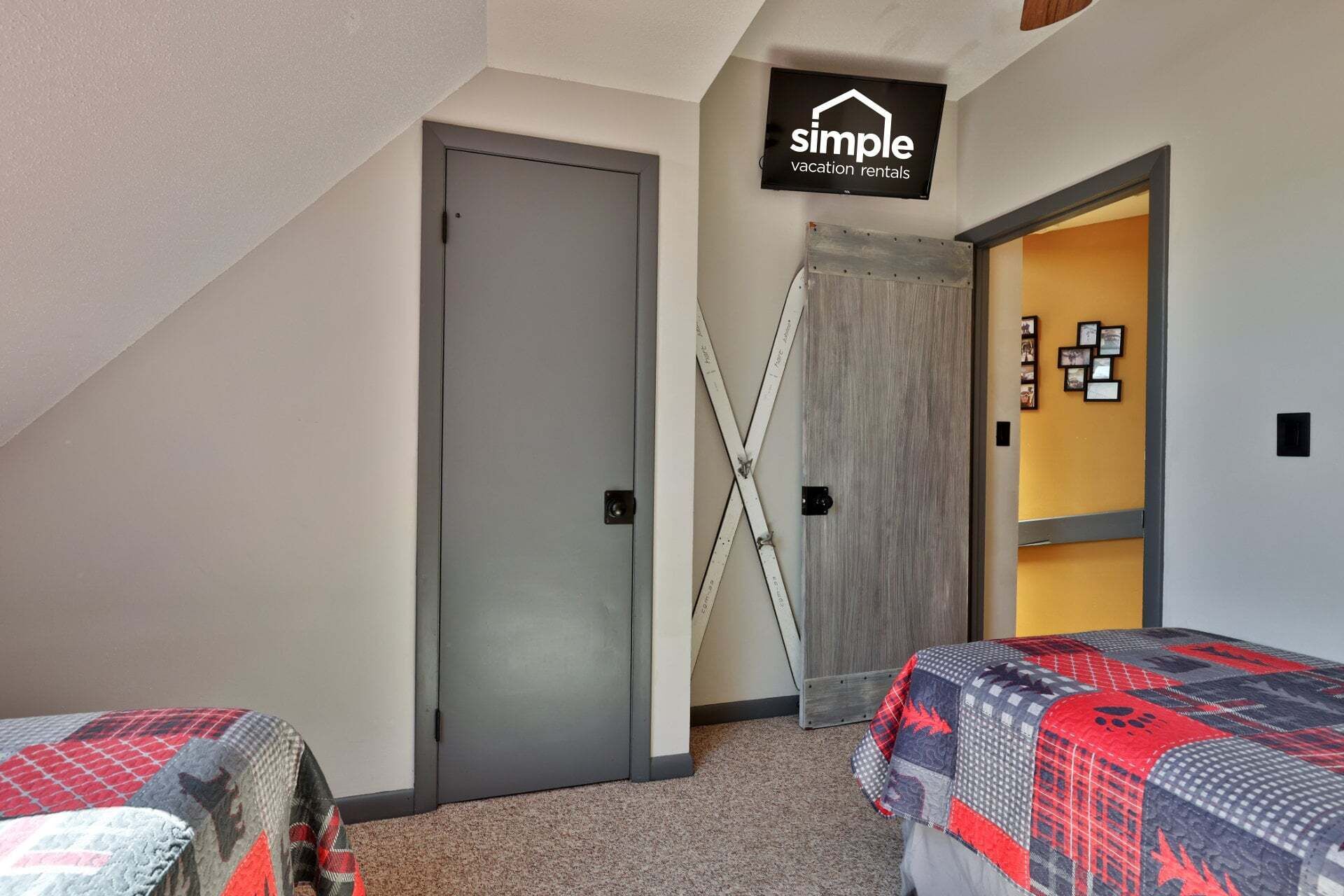 Iron/ironing board, WiFi (free), bed sheets