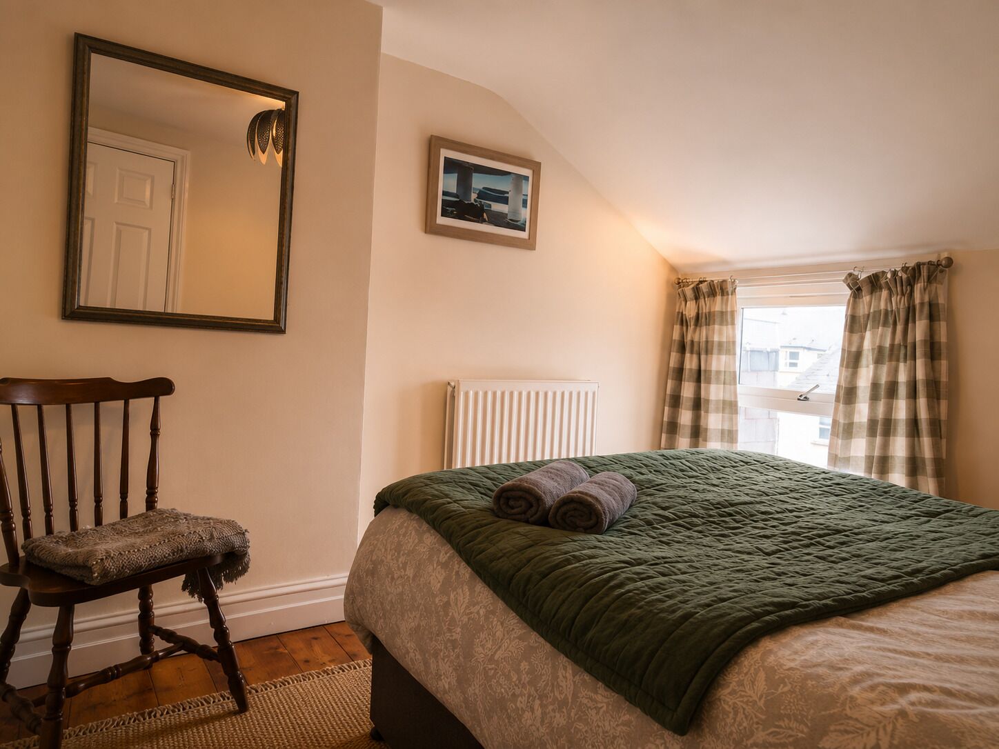 Iron/ironing board, WiFi, bed sheets