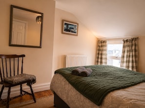 Iron/ironing board, WiFi, bed sheets - Spacious 5-Bed House | Sleeps 9 | Near Promenade (Morecambe)