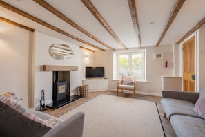 Living area - Eighteen Pottergate - Beautiful cottage with garden central location (HELMSLEY)