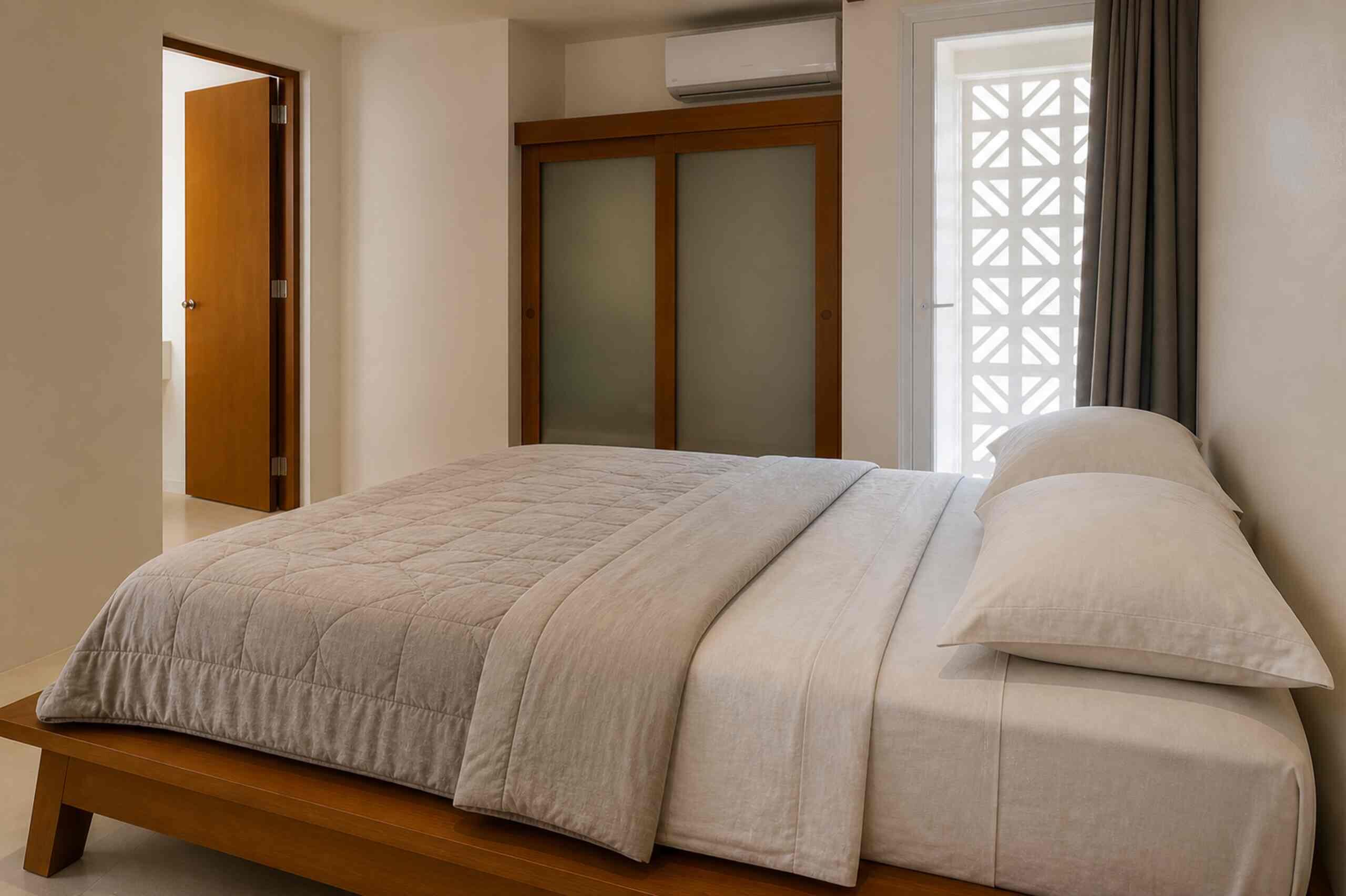 3 chambres, fer et planche à repasser, Wi-Fi, draps fournis