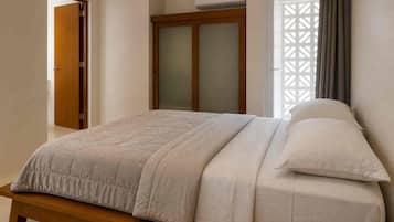 3 chambres, fer et planche à repasser, Wi-Fi, draps fournis