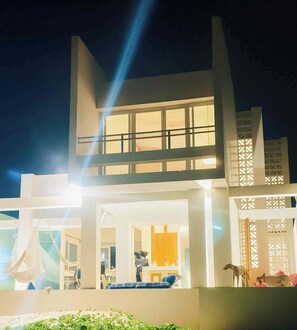 Property grounds - Beachfront house with a pool, 15 minutes from Progreso (Chuburna Puerto)