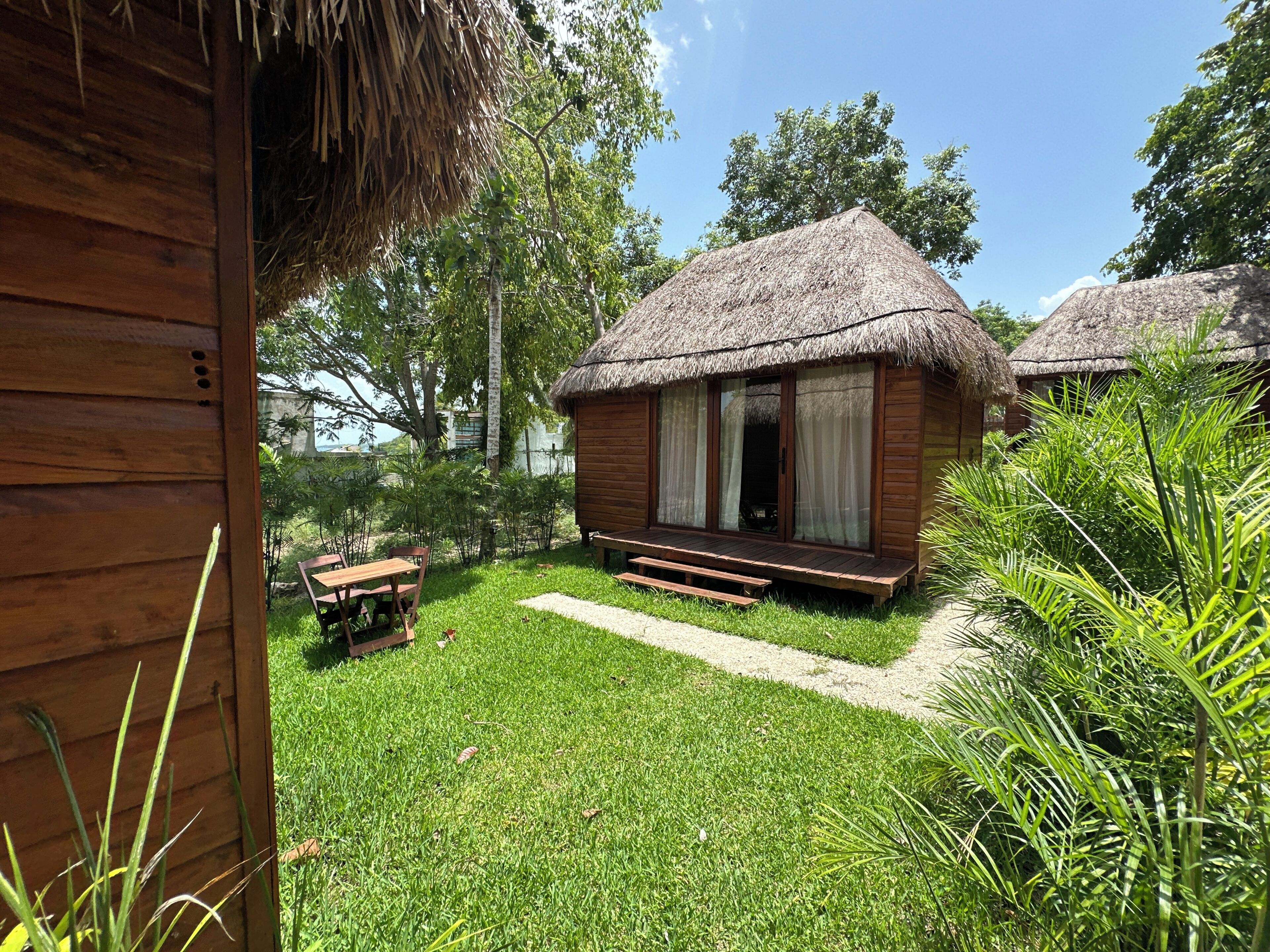 Bungalow Deluxe, quang cảnh vườn | Khu ẩm thực ngoài trời | Phục vụ bữa sáng, bữa trưa, bữa tối và bữa sáng muộn