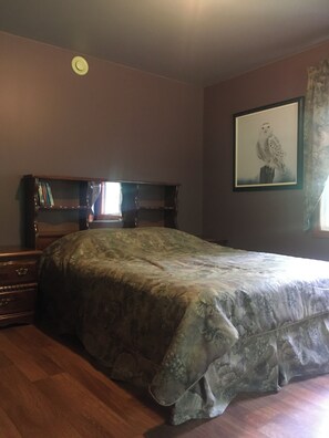 Unclassified image, 3 of 17, button - Secluded getaway in rural Wellington County! (Wellington North)