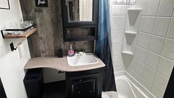 Towels, soap, shampoo, toilet paper