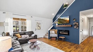 Una Smart TV, una chimenea