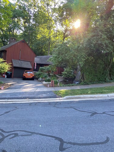 State College 1 bedroom apartment, 2 miles from Beaver Stadium.