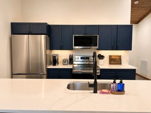 Private kitchen - Beautiful Views in Gatlinburg's Art District (Gatlinburg)