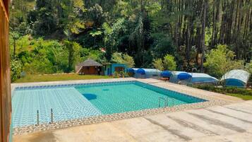Tienda | Piscina | 6 piscinas al aire libre