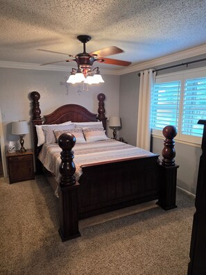 Room - Charming 3 bedroom house in peaceful Lubbock neighborhood (Lubbock)