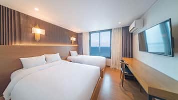 Deluxe Twin Room, Sea View | Desk, laptop workspace, WiFi (free)