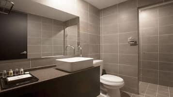 Royal Suite, Sea View | Bathroom | Shower, hair dryer, towels, soap