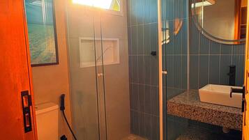 Apartment, Balcony, Garden View | Bathroom