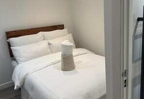 WiFi, bed sheets
