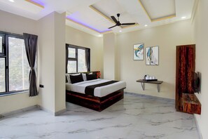 Classic Room | Free WiFi - Super Collection O MIDC Pimpari Pune (Pune)