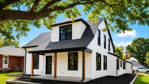 Exterior - Spacious 5-bedroom house with AC in beautiful Bellevue (Bellevue)