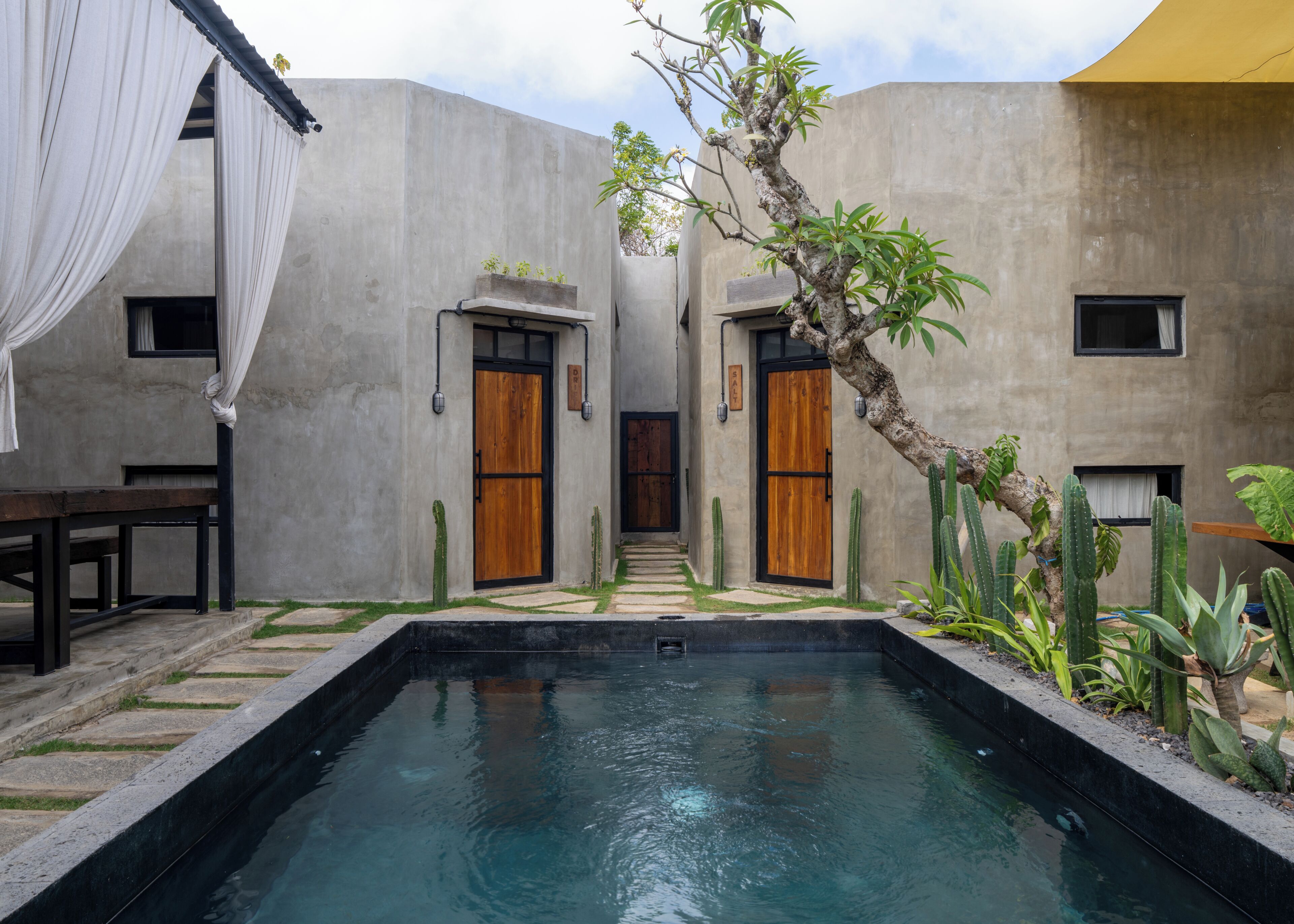 Dormitorio compartido Confort, no fumadores | Piscina | 2 piscinas al aire libre